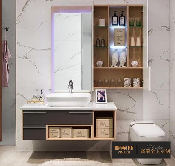 開放式存儲(chǔ)是一種日益增長(zhǎng)的浴室趨勢(shì)，不管是小戶型還是大戶型都適用。